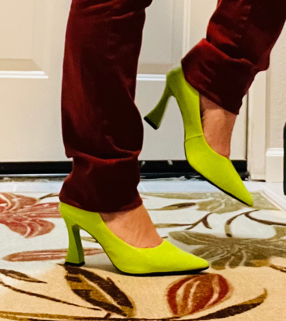 Pointed toe, kitten heel mid heel, lime women shoes.