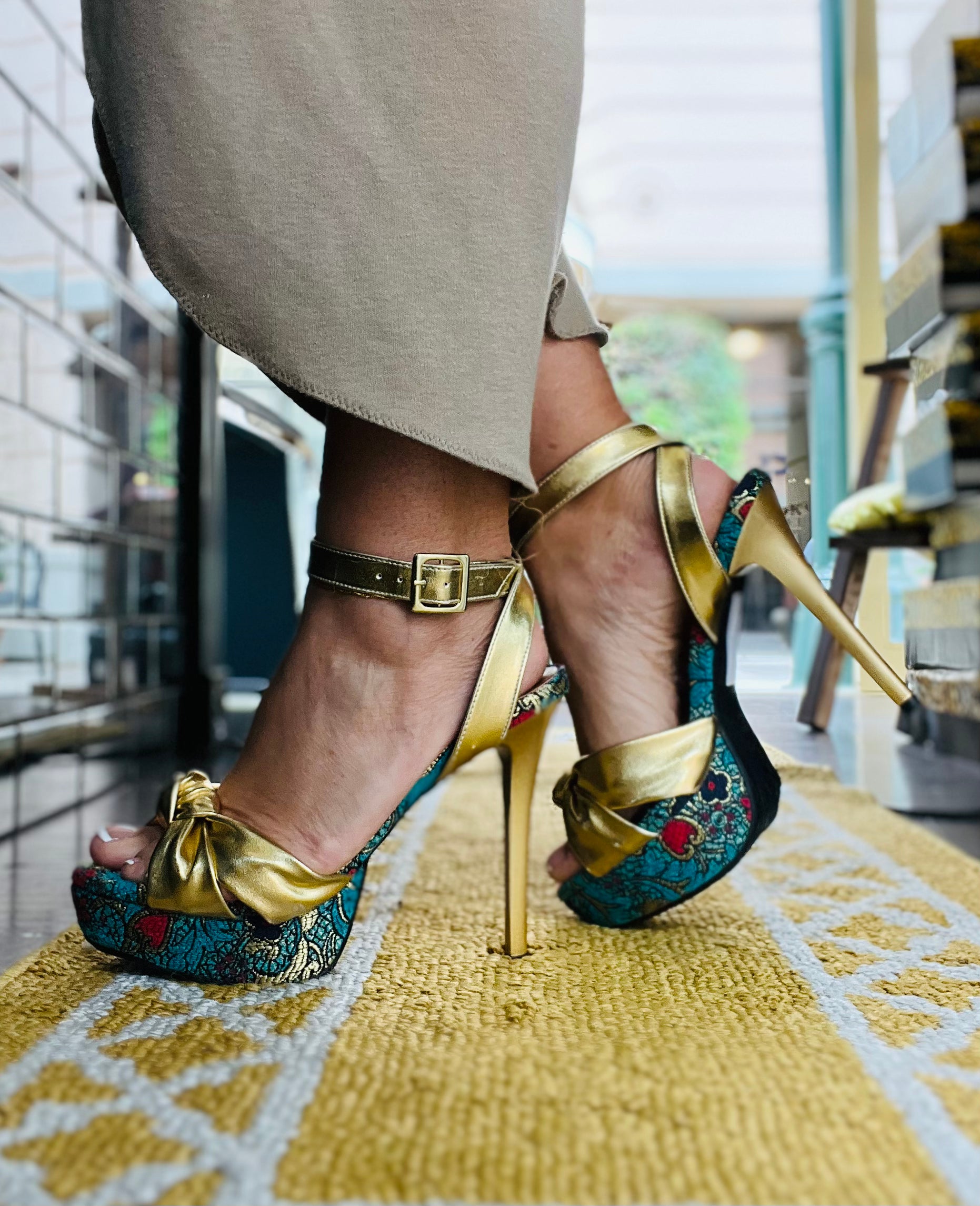 High heels platform turquoise and metallic gold, VRS.  